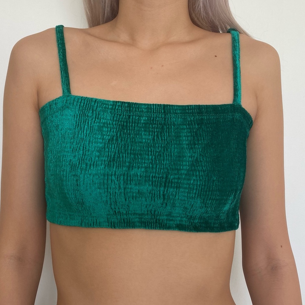 ✨Urban Outfitters Green Velvet Bralette✨